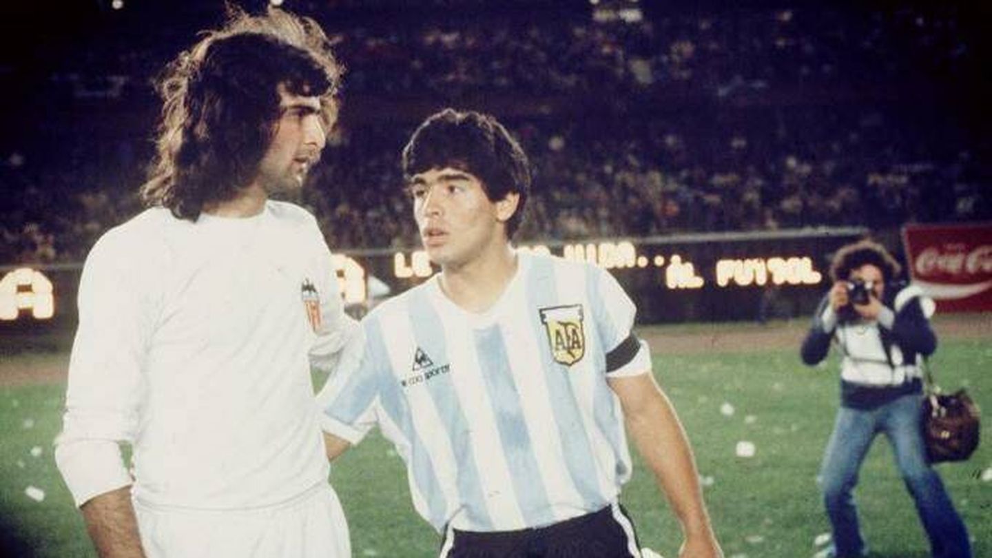 Kempes y Maradona. (Valencia CF)
