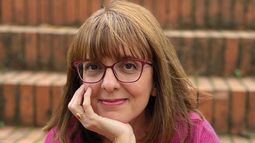 La italiana que salió de la nada y se convirtió en una bestseller en su país: 