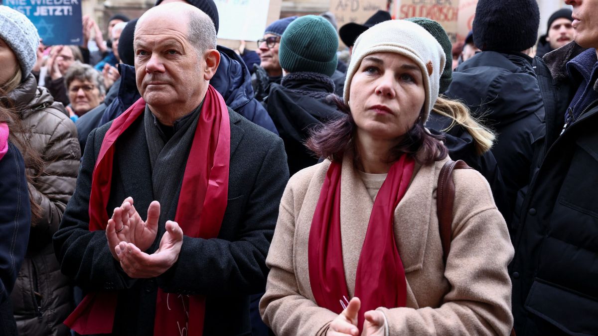 El canciller Scholz encabeza una manifestación por el plan 'secreto' de AfD contra la inmigración