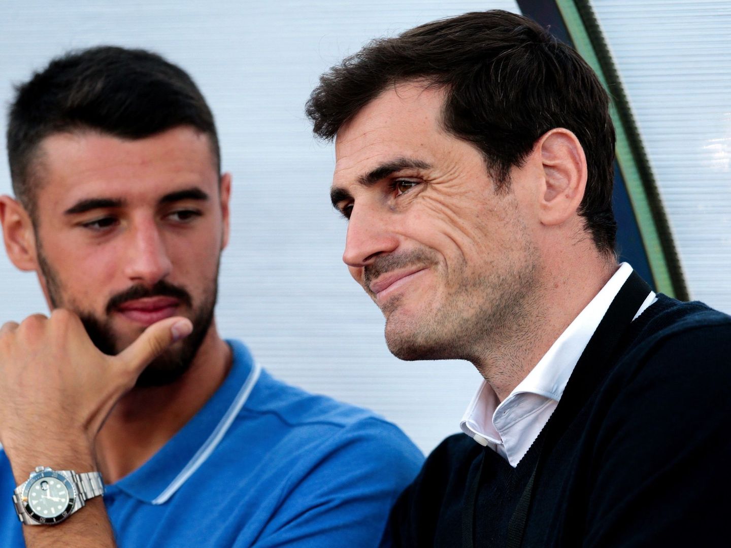 Andre Pereira e Iker Casillas, durante un partido. (EFE)