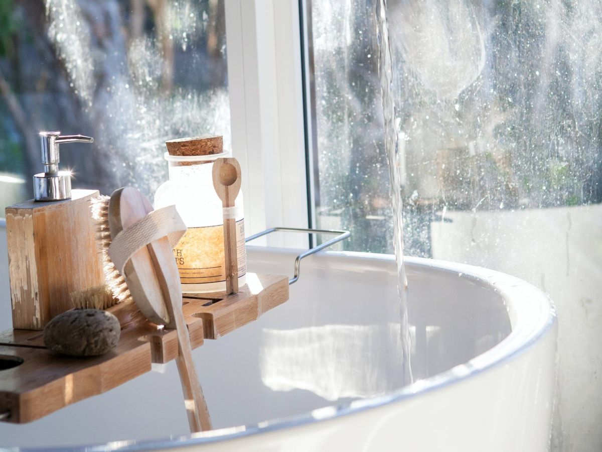 Foto: Un oasis de relajación en tu baño. (Photoholgic para Unsplash)