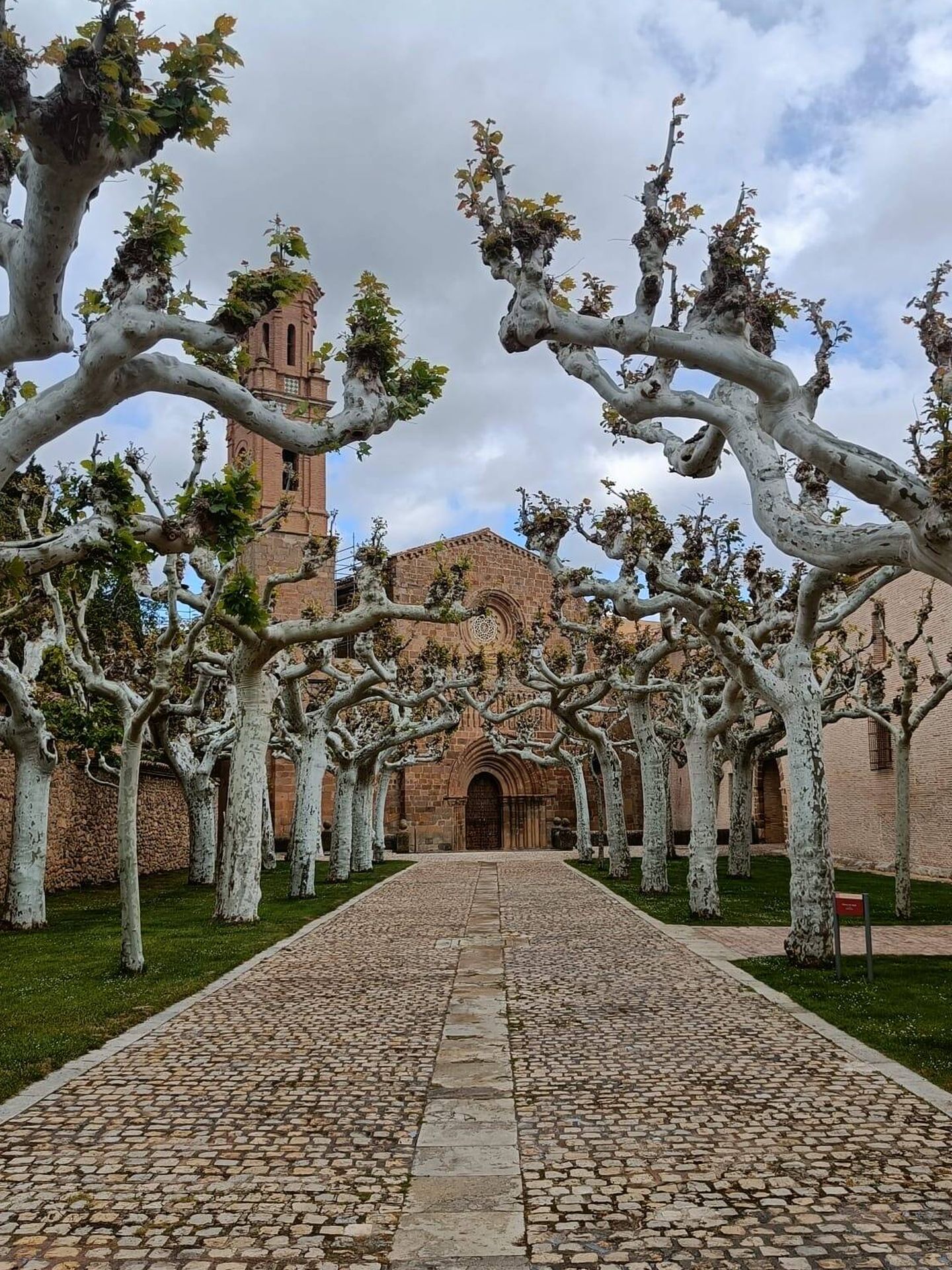 La entrada al monasterio-parador de Veruela. (M.P.)