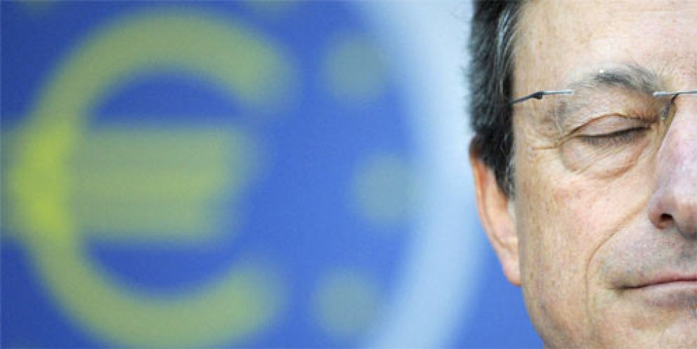 Foto: Draghi dice que está "en manos del Gobierno español" decidir si pide la compra de deuda