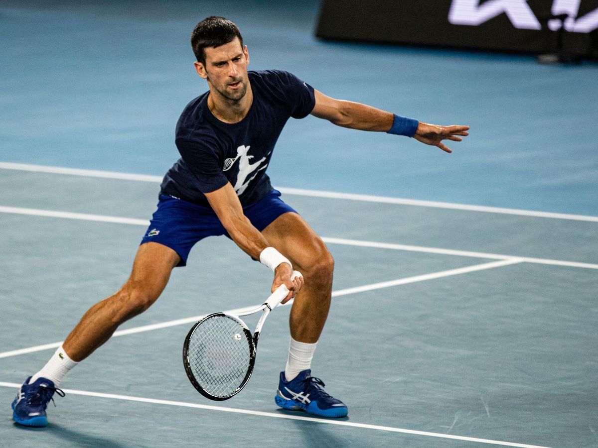 Foto: El tenista Novak Djokovic entrena en Melbourne. (Reuters)