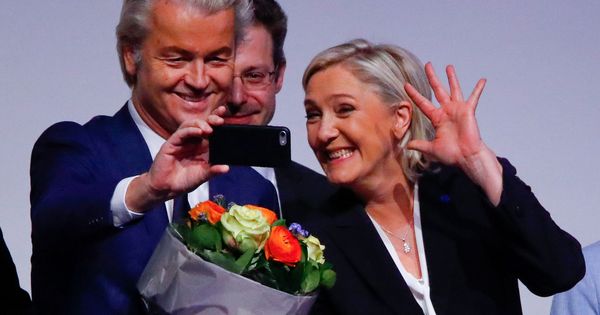 Foto: La líder del partido ultraderechista francés Frente Nacional (FN), Marine Le Pen (d), y el candidato a las elecciones holandesas de la ultraderecha, Geert Wilders. (EFE)