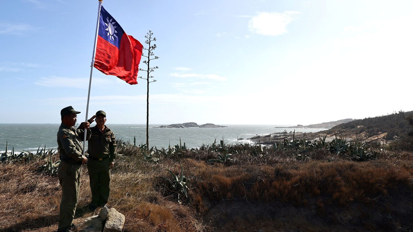 Militares de Taiwán en la frontera con China. (Reuters)