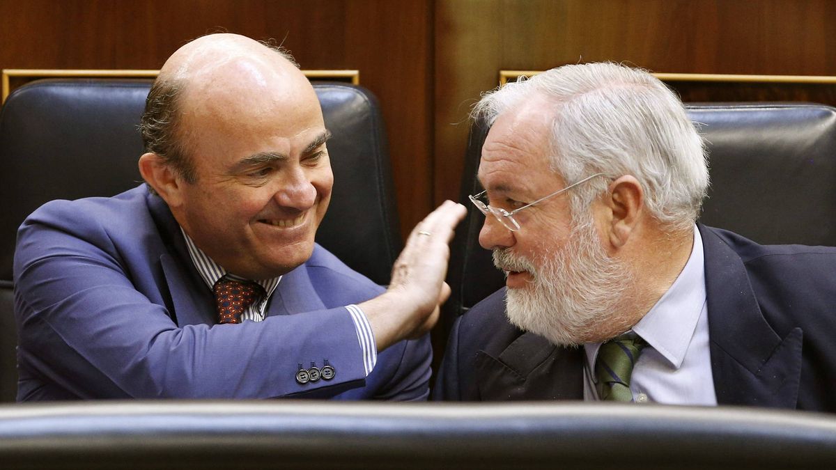 El PP espera que Rajoy mueva el banquillo después de colocar a Cañete y a Guindos