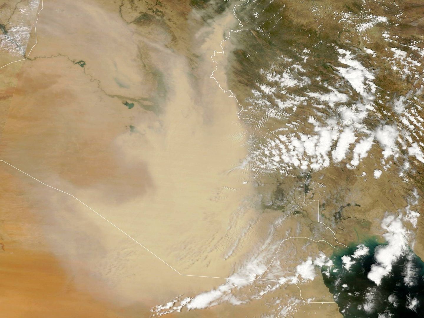 Vista de satélite de la región de Irak del NASA Earth Observatory por Lauren Dauphin, con datos de MODIS (NASA).