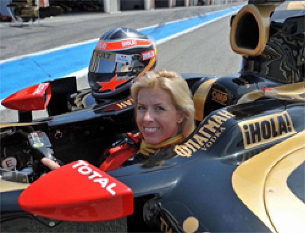 Foto: María de Villota después de una prueba 'secreta' con Lotus Renault: "El sueño ha empezado"