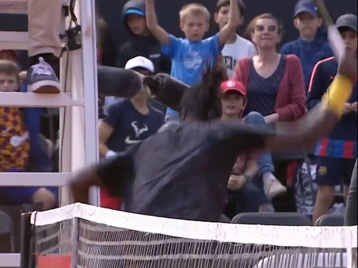 Foto: Mikael Ymer golpea la silla del juez de silla en el ATP de Lyon.