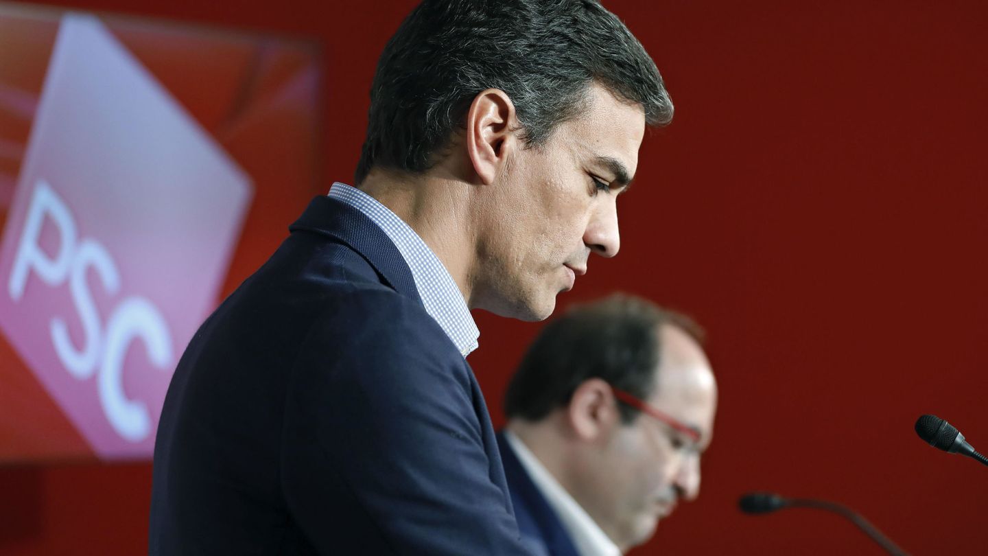El secretario general del PSOE, Pedro Sánchez (i), y el primer secretario del PSC, Miquel Iceta (d). (EFE)