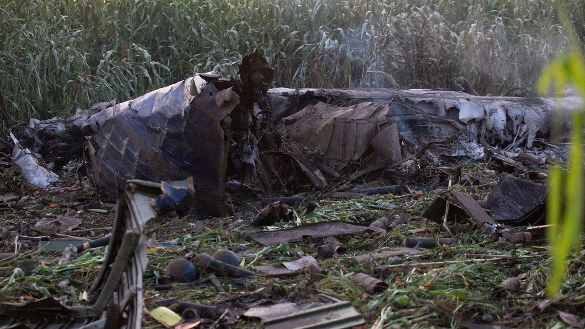 Un avión ucraniano de carga con ocho tripulantes se estrella en Grecia 