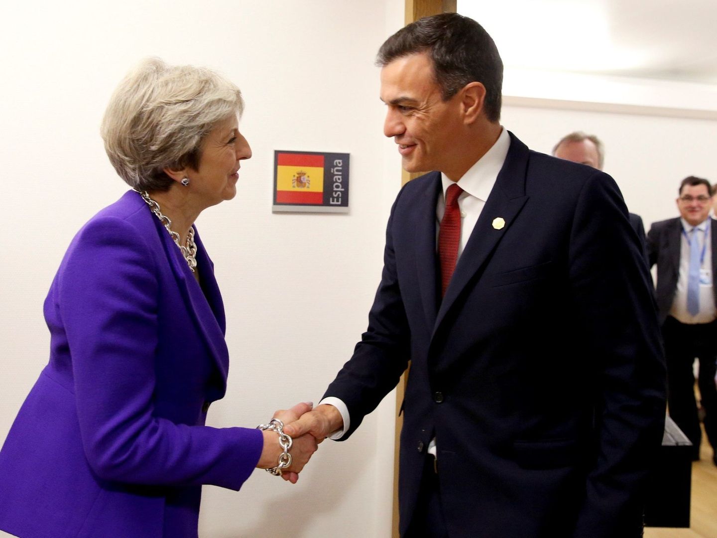 El presidente del Gobierno, Pedro Sánchez, con Theresa May. (EFE)