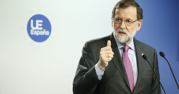 Foto: Rajoy agradece a los trabajadores su "contribución a la recuperación". (EFE)