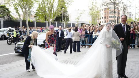 El secreto del vestido de novia de Teresa Urquijo y sus zapatos de tacón sensato: los detalles en el día de su boda
