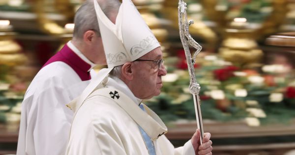 Foto: El papa Francisco, el pasado 1 de enero tras la misa de Año Nuevo en la basílica de San Pedro del Vaticano. (Reuters)