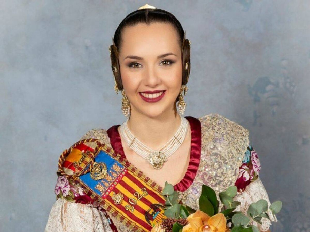 Foto: Muere a los 26 años la fallera Carla Rodríguez, una de las candidatas para ser Fallera Mayor de Valencia 2024 (Instagram: @serranoinavalon)