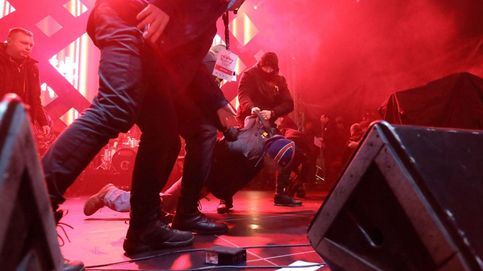 Asesinan al alcalde de la ciudad polaca de Gdansk durante un concierto benéfico