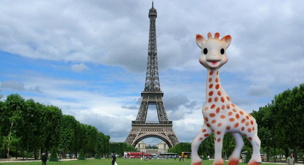 Foto: Sophie, la jirafa de juguete que dio la vuelta al mundo