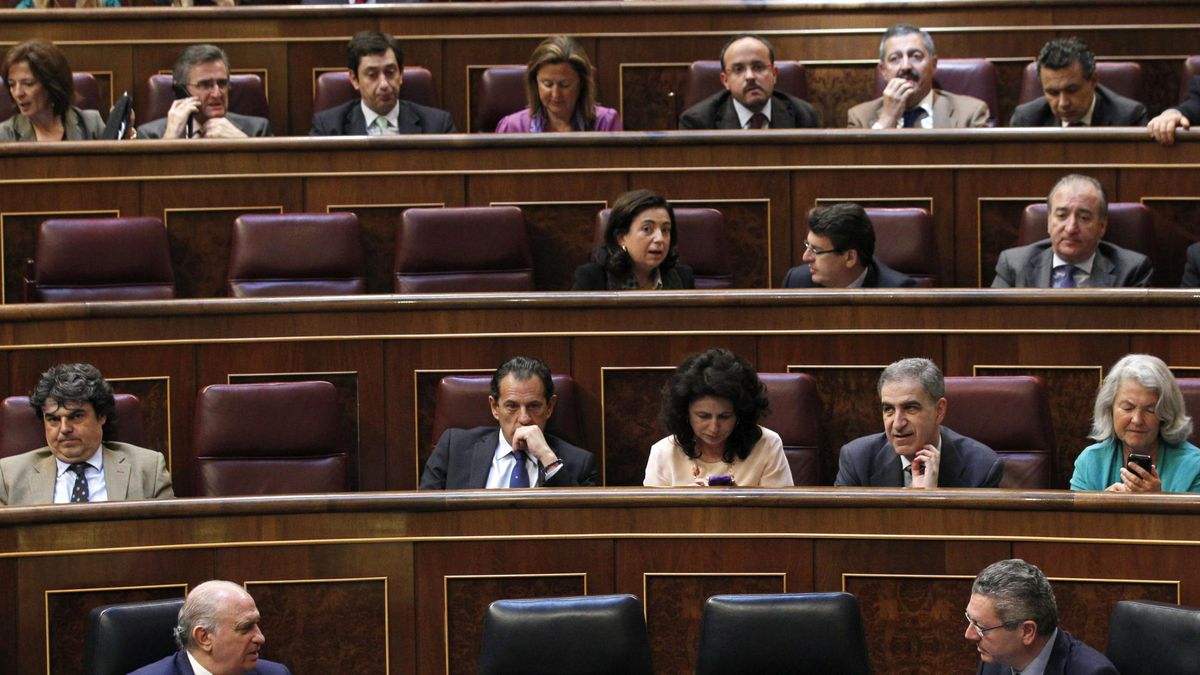 La opacidad manda en las Cortes: sólo dos de 18 partidos políticos son transparentes 