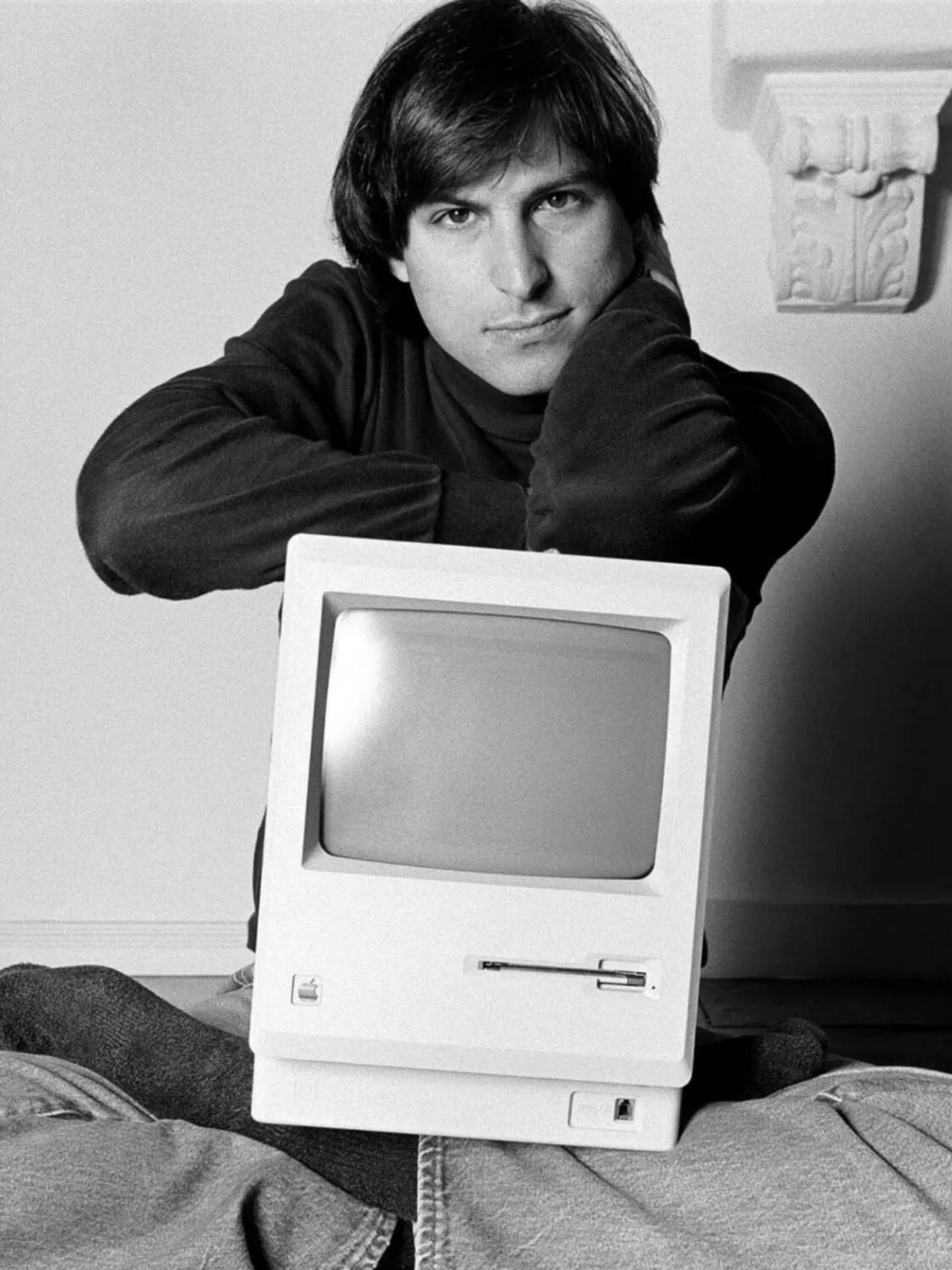 Foto de un joven Steve Jobs incluida en 'The Computer'. (Cortesía)