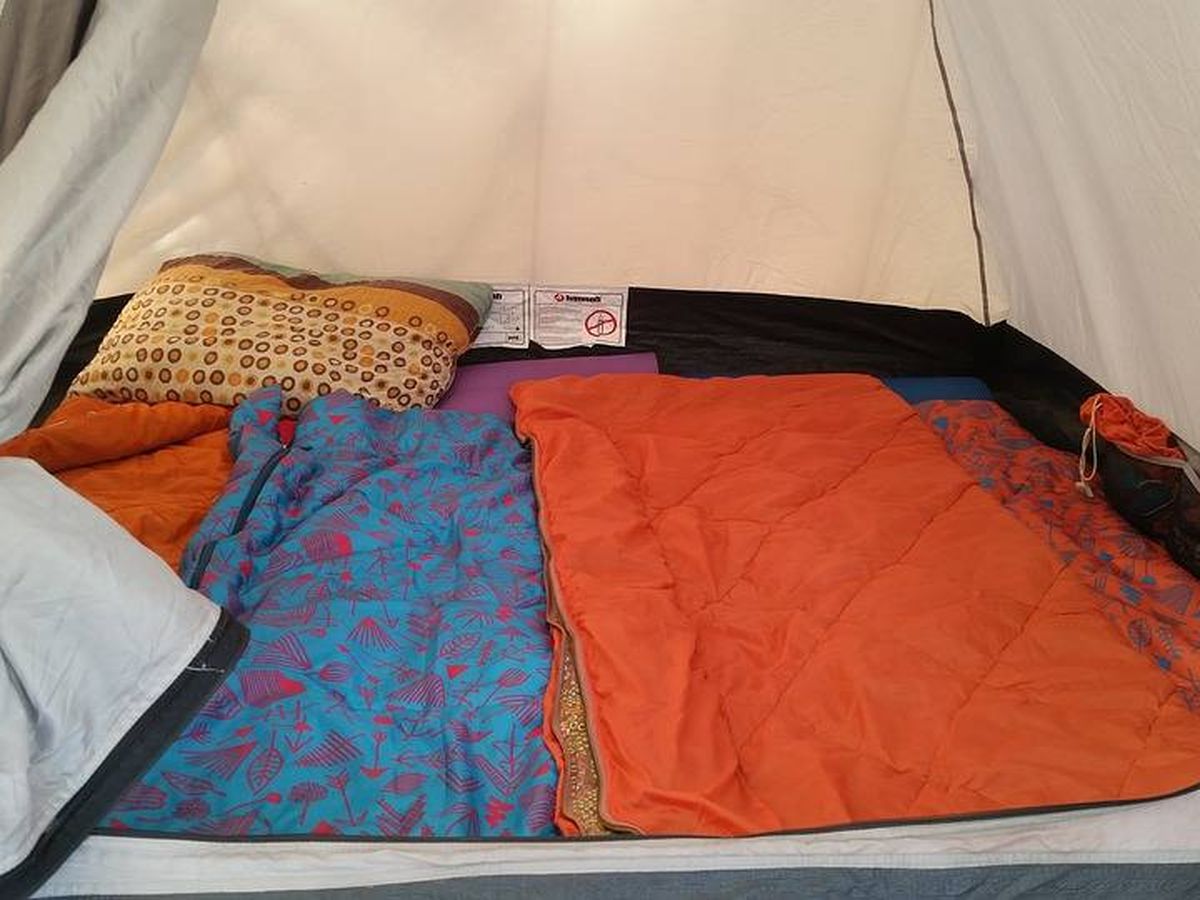 Los mejores sacos de dormir para hacer acampada, senderismo o trekking
