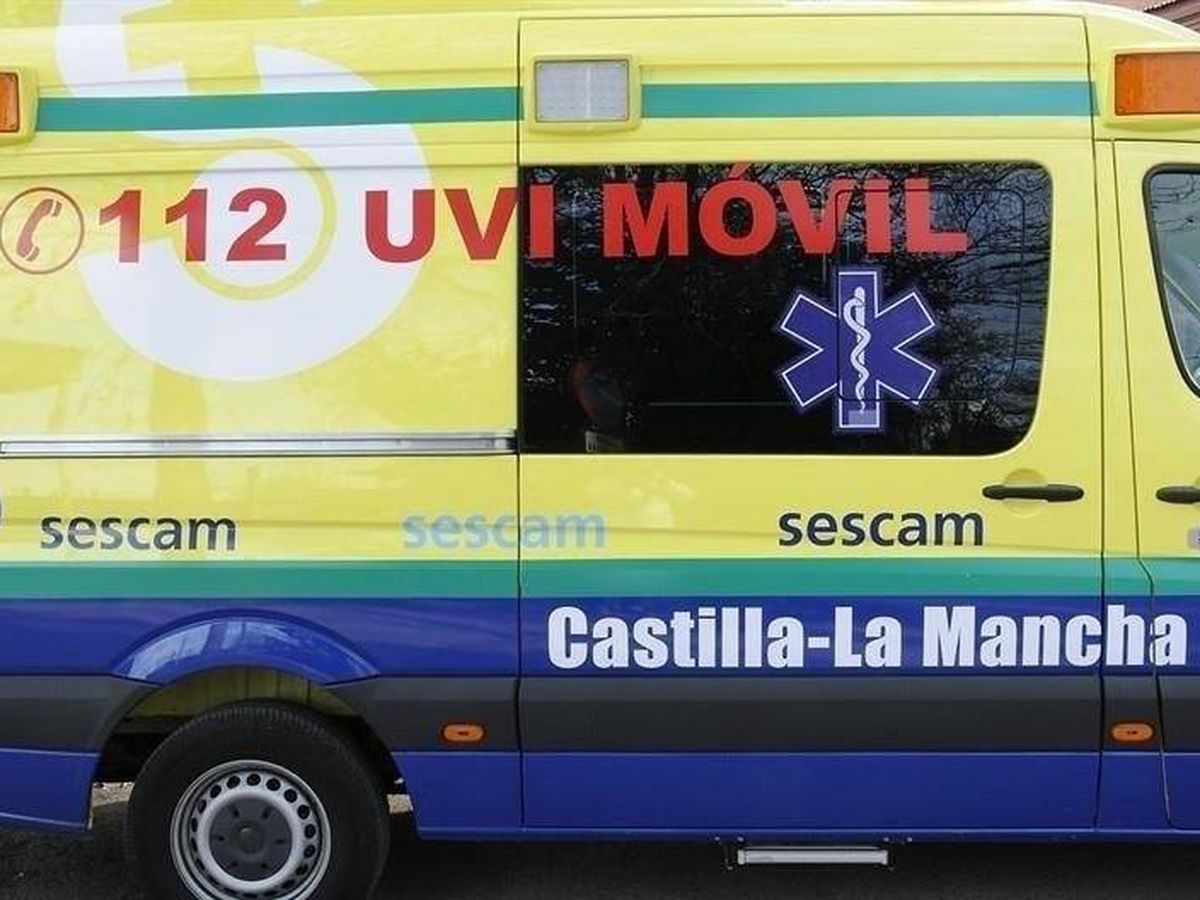 Foto: Foto de archivo, ambulancia del Sescam. (Europa Press)