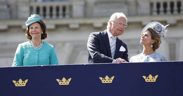 Foto: El rey Carlos Gustavo junto a su hija. (Cordon Press)