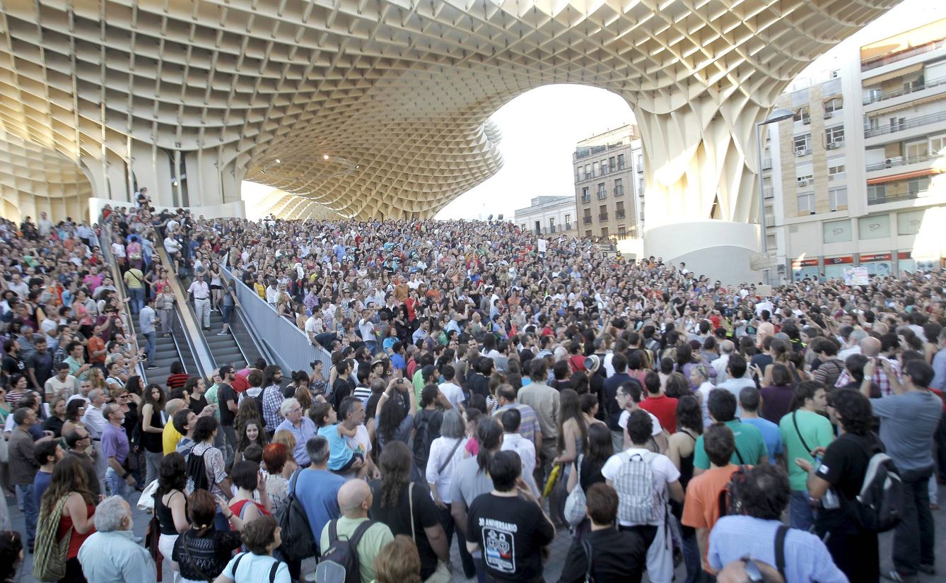 Protesta del 15-M en Sevilla. (EFE/Juan Ferreras)