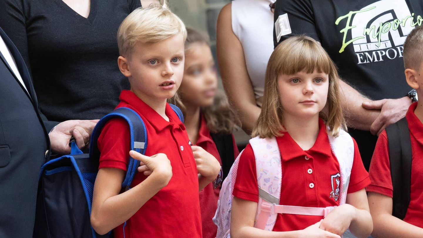 Jacques y Gabriella en su primer día de colegio. (Eric Mathon/Palais Princier)