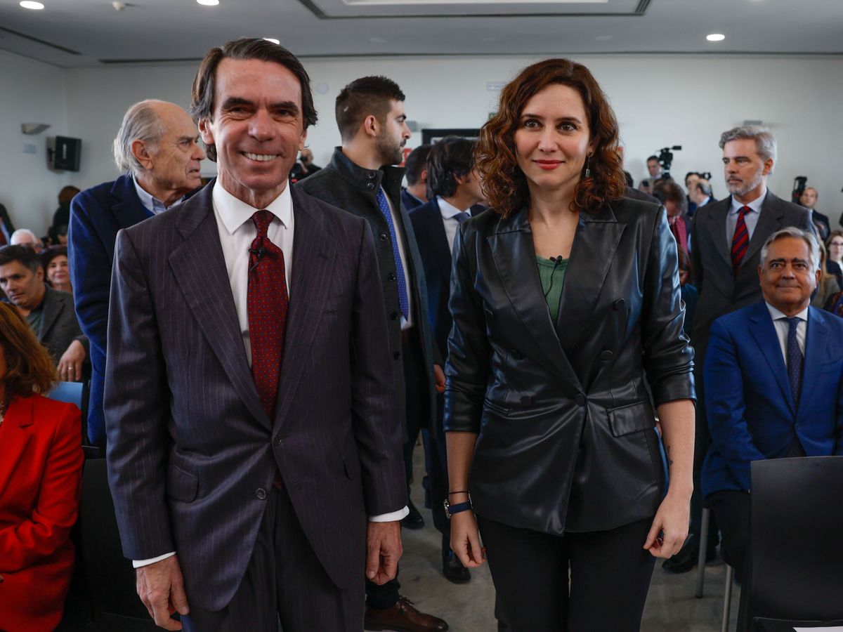 Foto: El expresidente del gobierno José María Aznar y la presidenta de la Comunidad de Madrid, Isabel Díaz Ayuso. (EFE/J.J. Guillén)