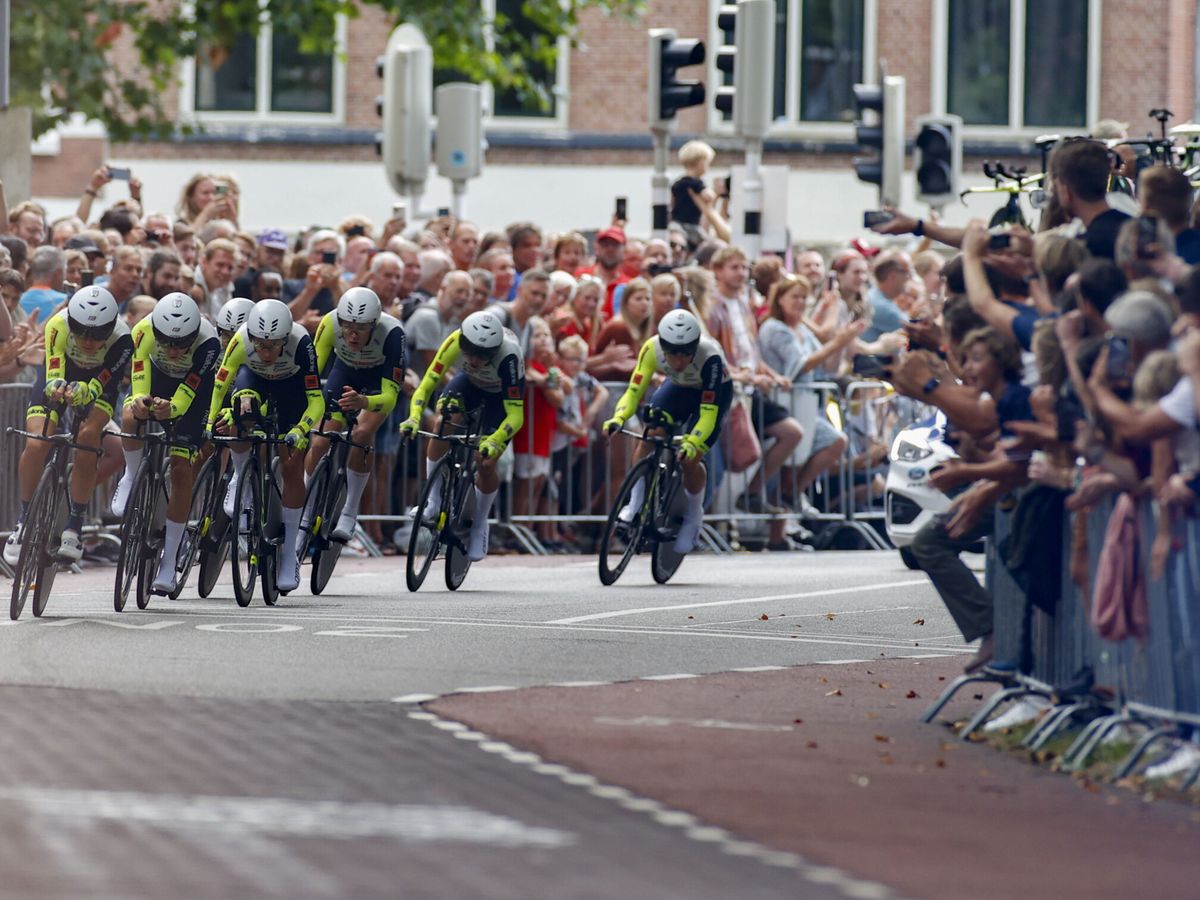 Foto: Inicio de la Vuelta a España en Utrecht. (EFE/Javier Lizón)