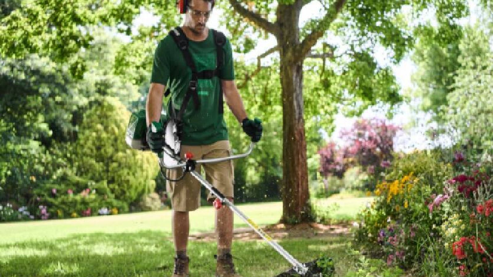 Adiós a los quebraderos de cabeza en el jardín: así es la nueva desbrozadora de Lidl para mantenerlo limpio y cuidado sin esfuerzo por menos de 100 euros