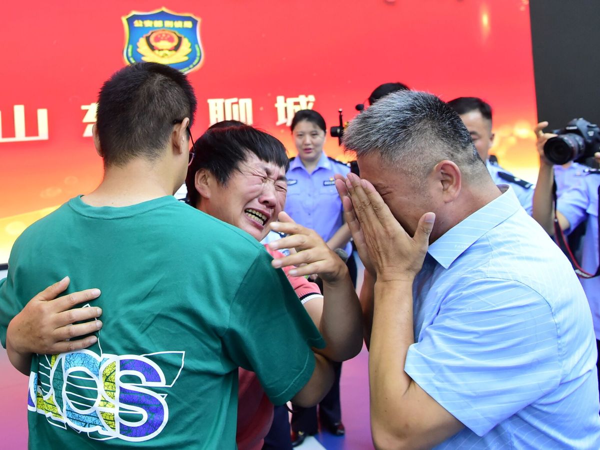 Foto: Los Gangtang se reunieron después de 24 años entre lágrimas (Reuters)