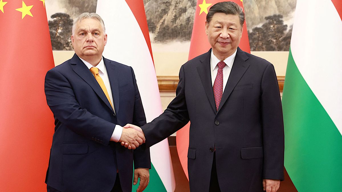 Orbán viaja por sorpresa a China e insta a Xi a "crear un dialogo directo" entre Rusia y Ucrania 