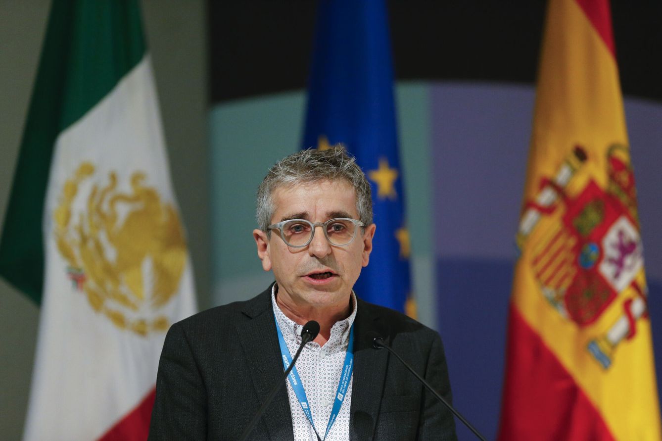 El secretario de Estado de Cultura, Jordi Martí Grau, durante la ceremonia en la Feria del Libro de Guadalajara en la que España tomó el testigo para ser país invitado en 2024. EFE / Francisco Guasco