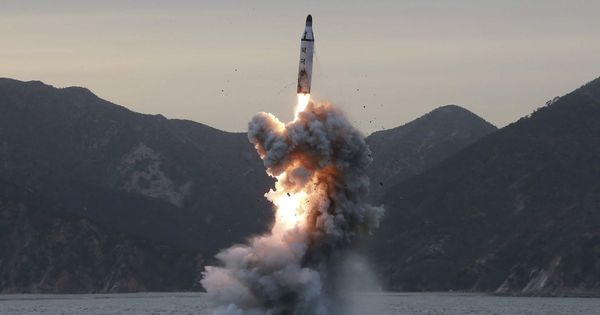 Foto: Fotografía de archivo sin fecha cedida por Corea del Norte de uno de sus misiles. (EFE)