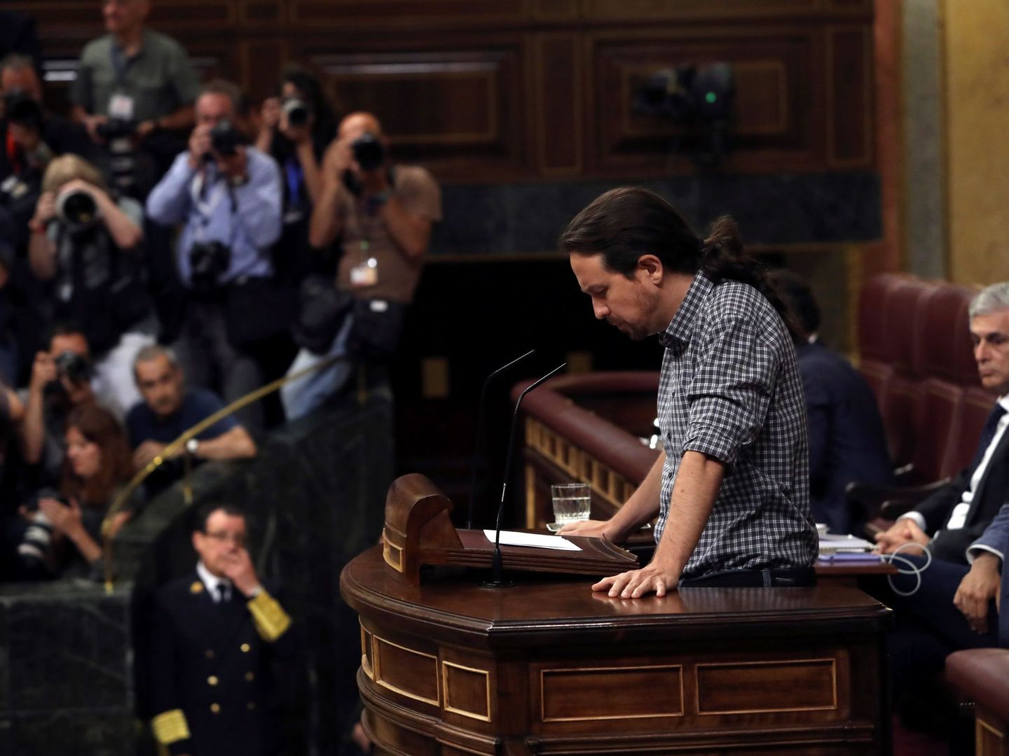 Pablo Iglesias, durante la sesión de investidura. (EFE)