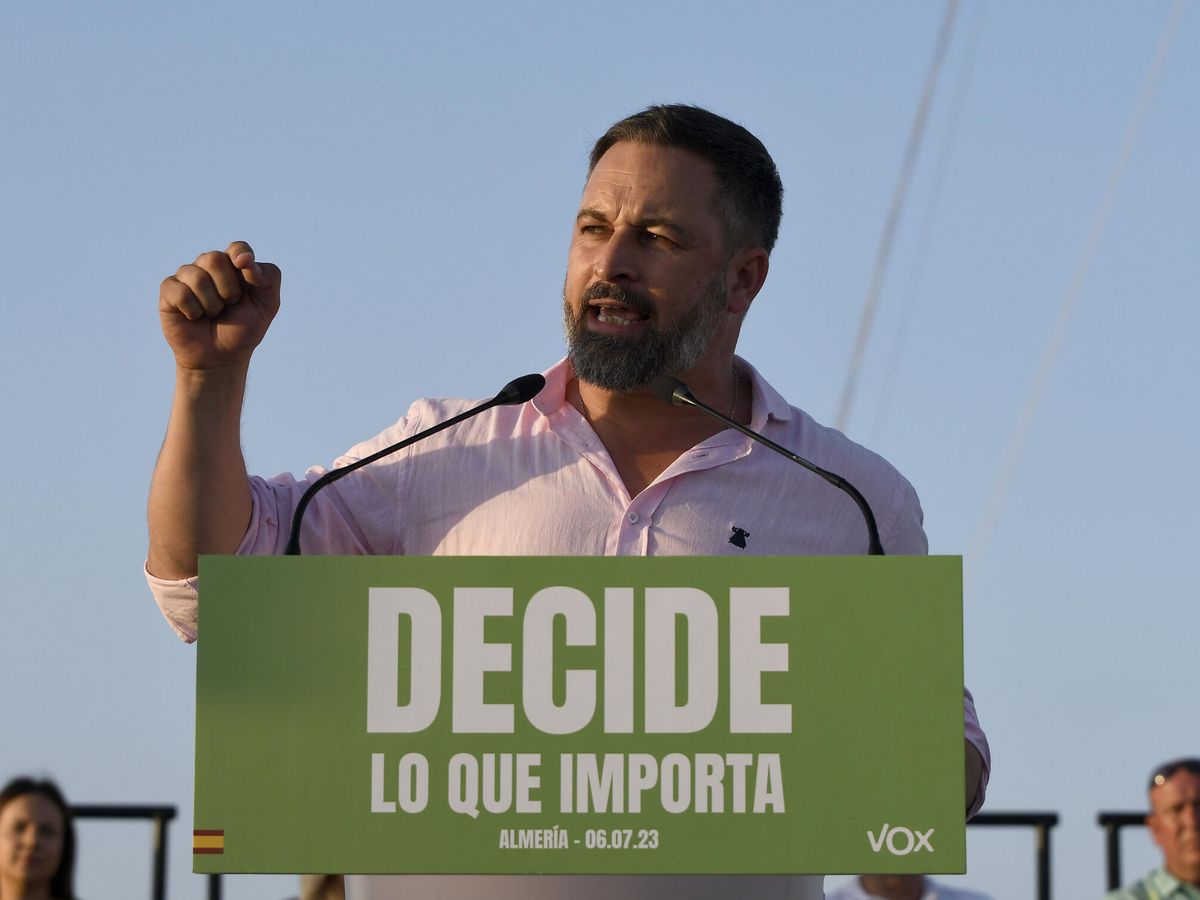 Foto: El líder de Vox, Santiago Abascal, en el acto de incio de campaña de su partido. (EFE/Carlos Barba)