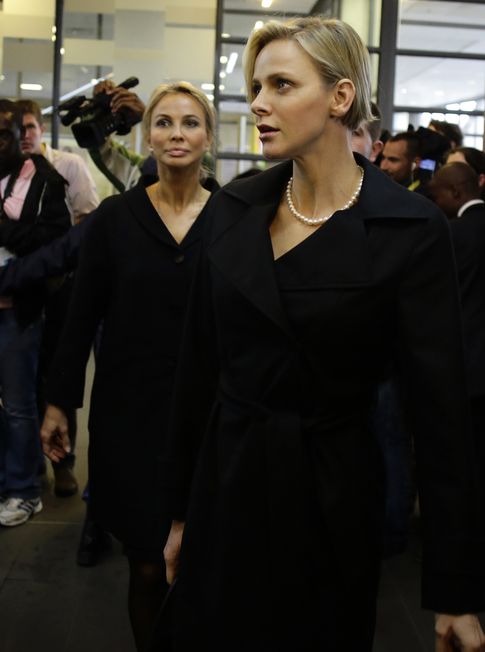 Foto: La princesa Corinna junto a Charlene de Mónaco en Johannesburgo (Reuters)