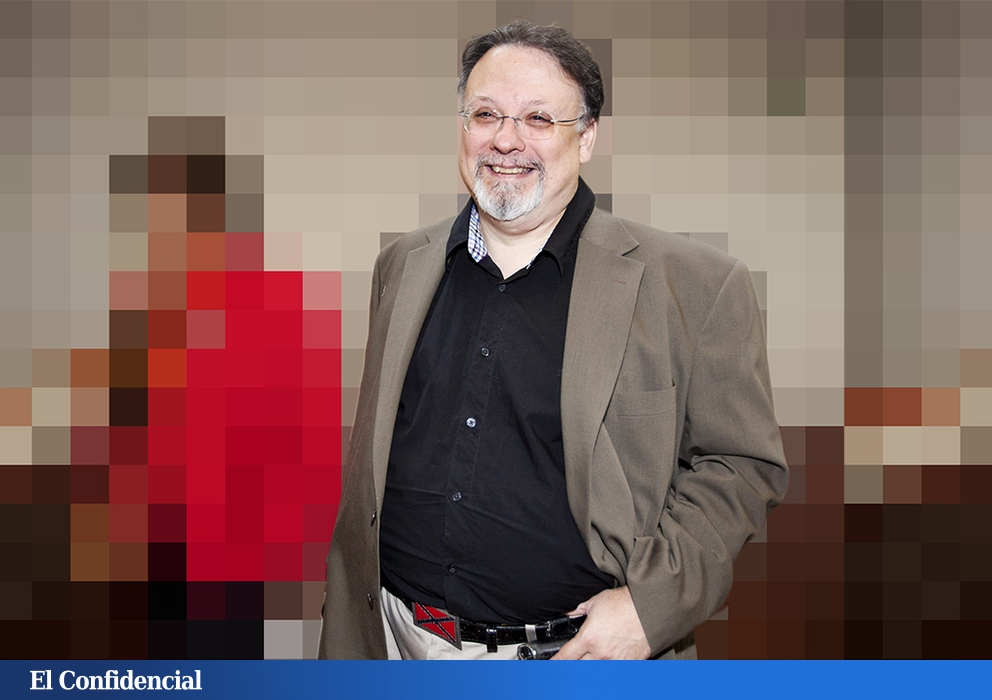 Hay un hombre en España que lo escribe todo: César Vidal