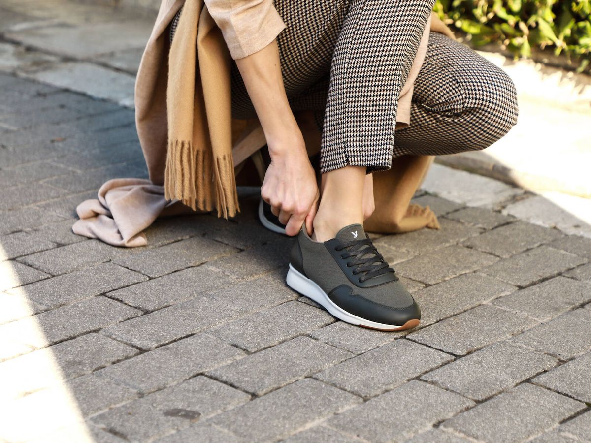 Foto: Aprovecha las rebajas para conseguir las mejores zapatillas para caminar (Yuccs)