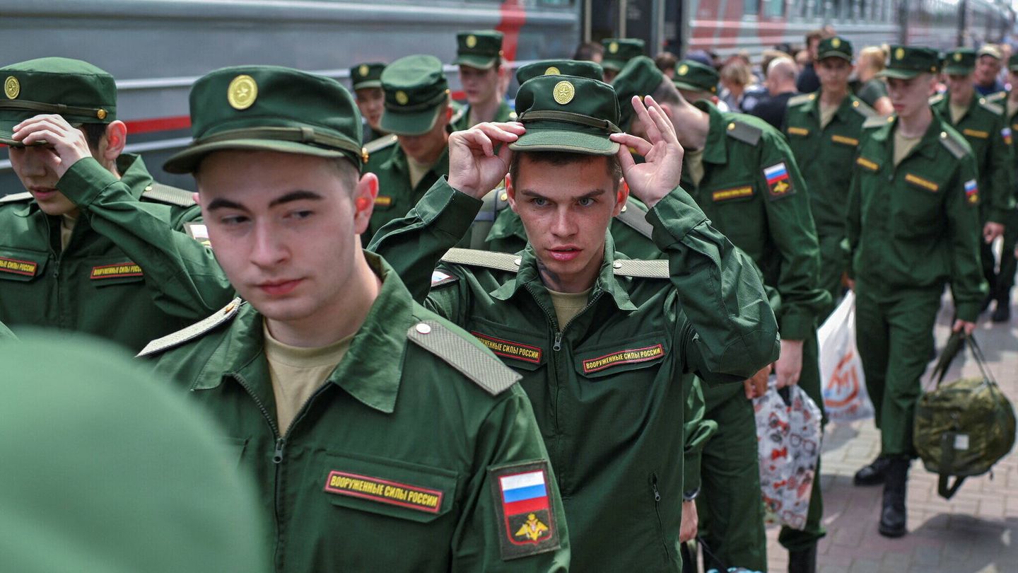 Reclutas rusos llamados a filas. (Reuters)