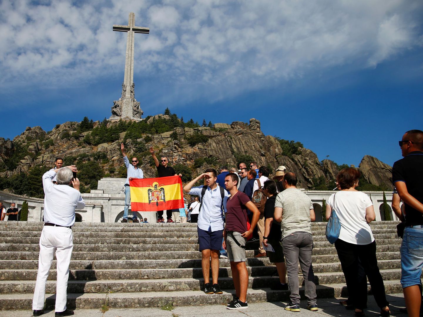 Manifestación franquista en el Valle de los Caídos. (Reuters)