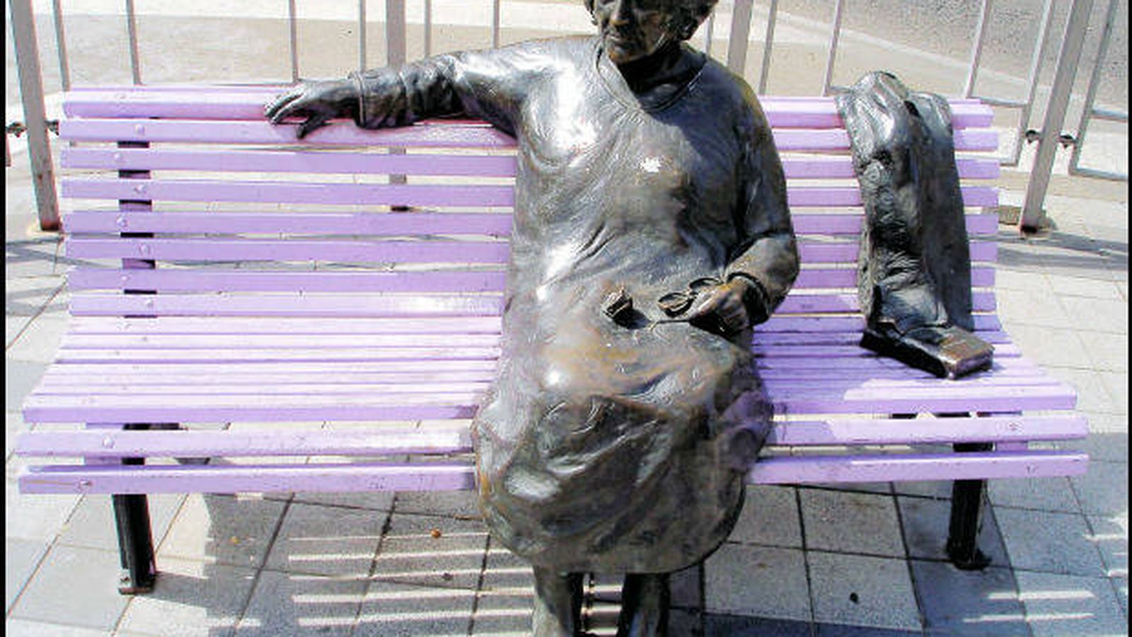 Foto: Estatua de Rosa Chacel en Valladolid