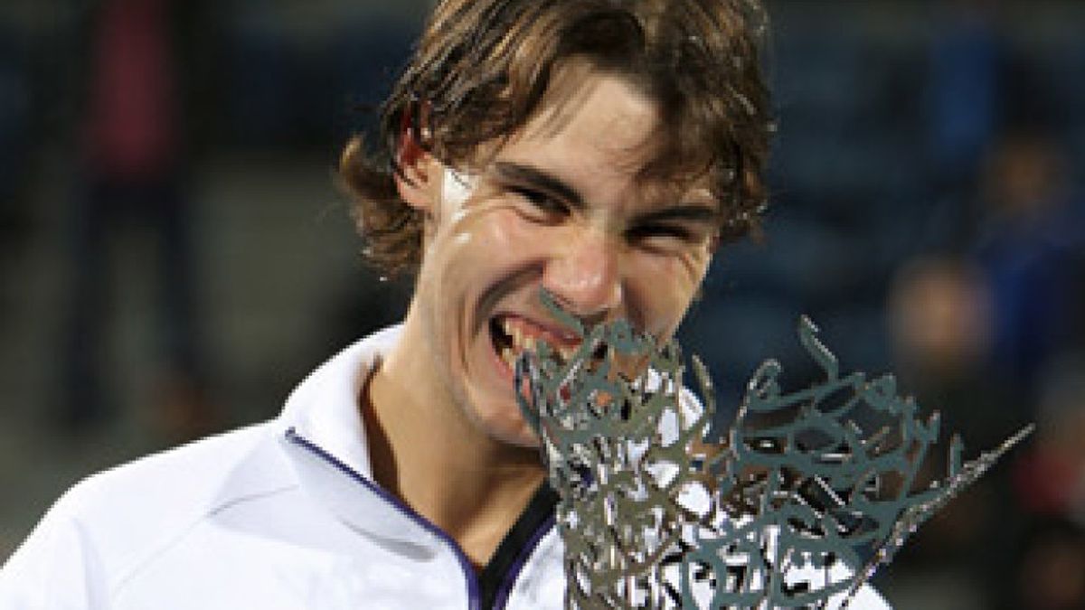 Nadal derrota Soderling y se corona campeón en Abu Dabi