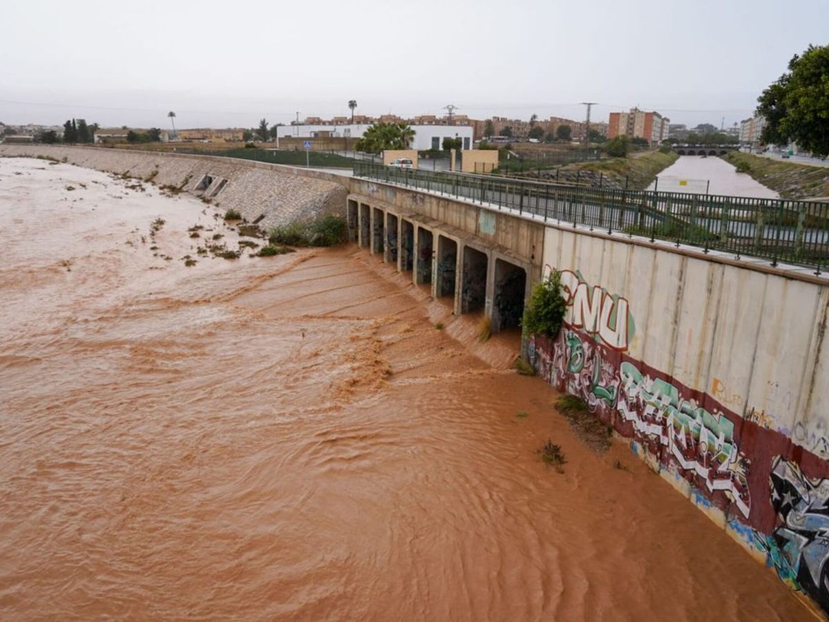 Foto: Precipitaciones de más de 100 litros provocan una decena de intervenciones, inundaciones y cortes de carretera.  (EFE/Ayuntamiento Cartagena)