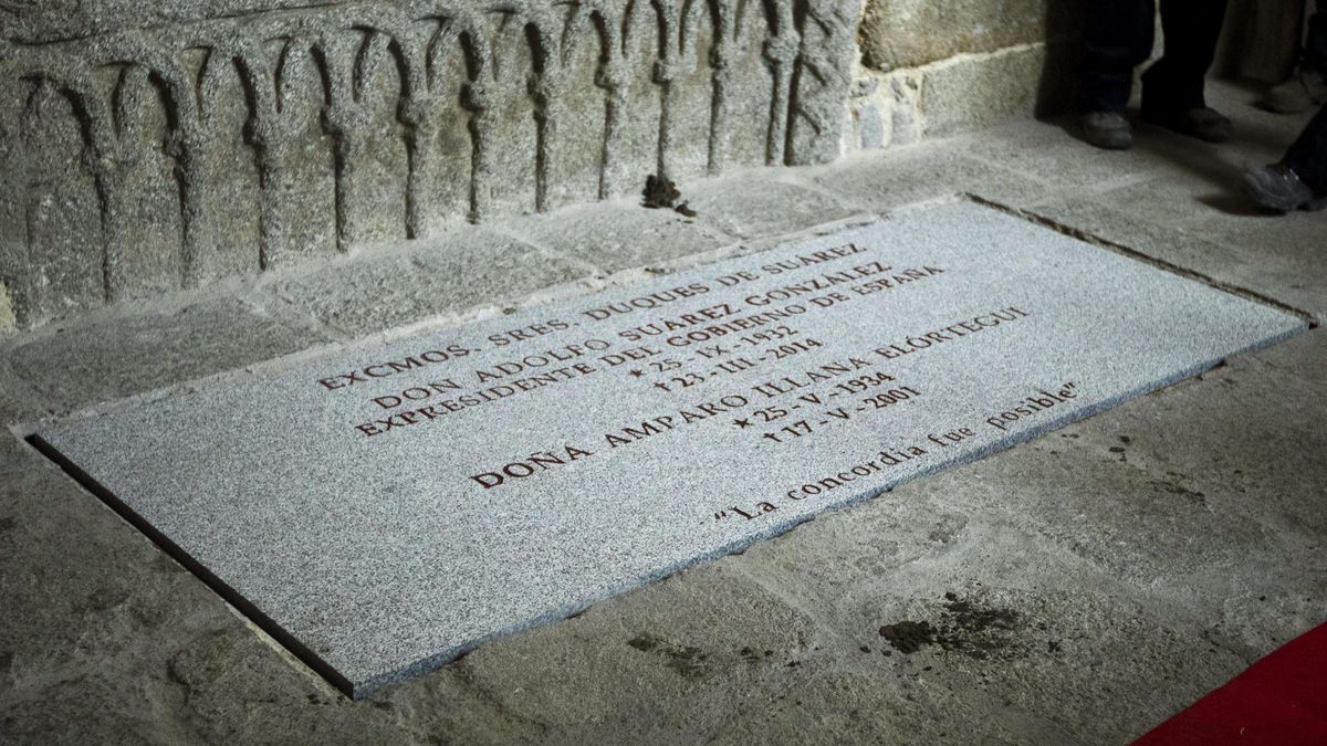 'La concordia fue posible', la frase que se lee en la lápida de la tumba de Suárez