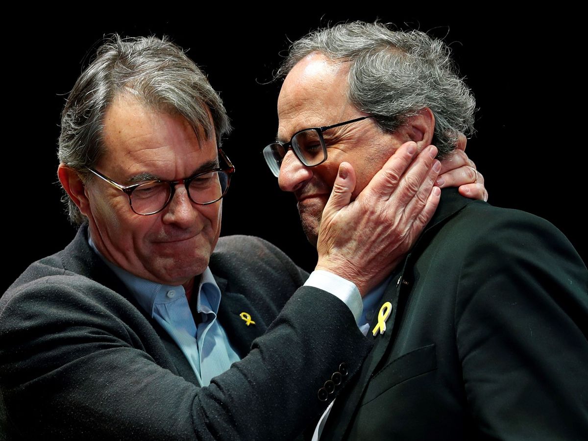 Foto: El presidente de la Generalitat, Quim Torra (d), y el expresidente Artur Mas, durante un acto de JxCAT. (EFE)