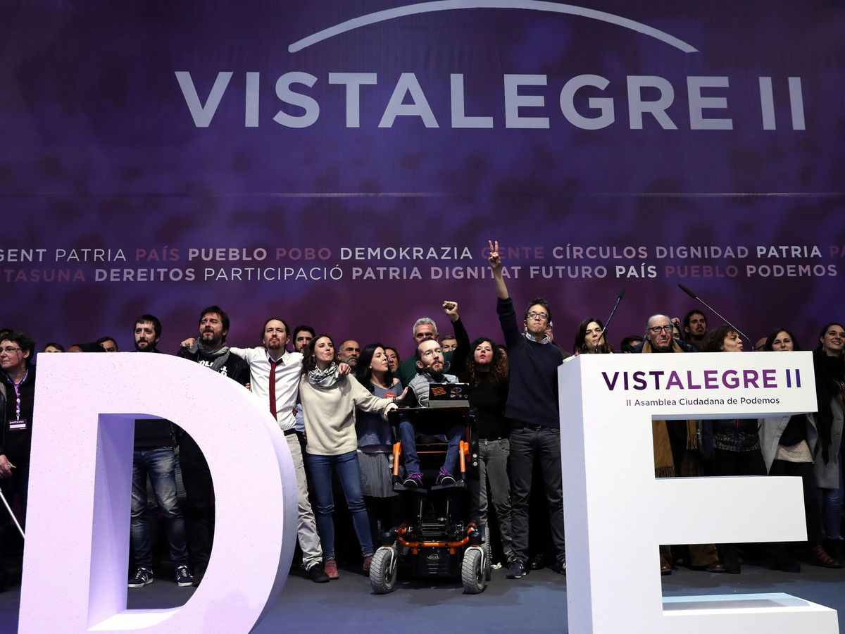 Foto: Los dirigentes de Podemos en la clausura de la Asamblea Ciudadana Estatal de Vistalegre II. (EFE)